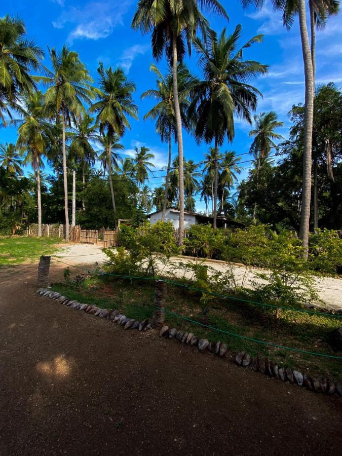 Elena Garden Resort And Restaurant Trincomalee Exterior photo